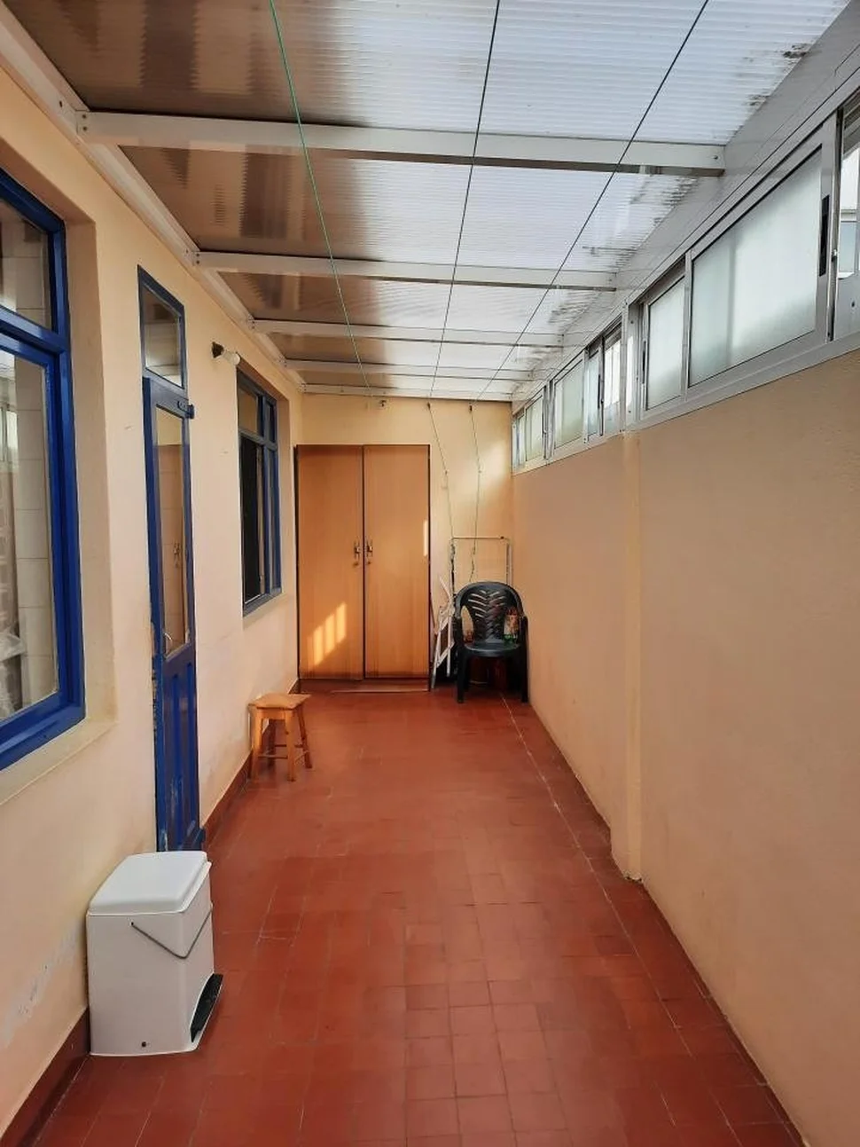 Primer piso para pequeña reforma en zona ayuntamiento narón