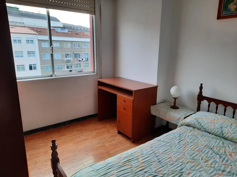 Alquiler de cuarto con ascensor zona ultramar