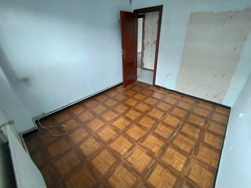 Se Vende Duplex Descendente para Reforma Integral (Caranza)
