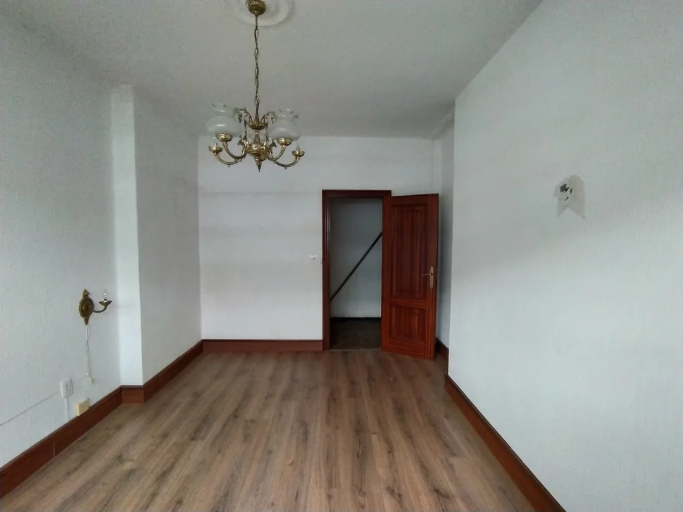 Se Vende Duplex Descendente para Reforma Integral (Caranza)