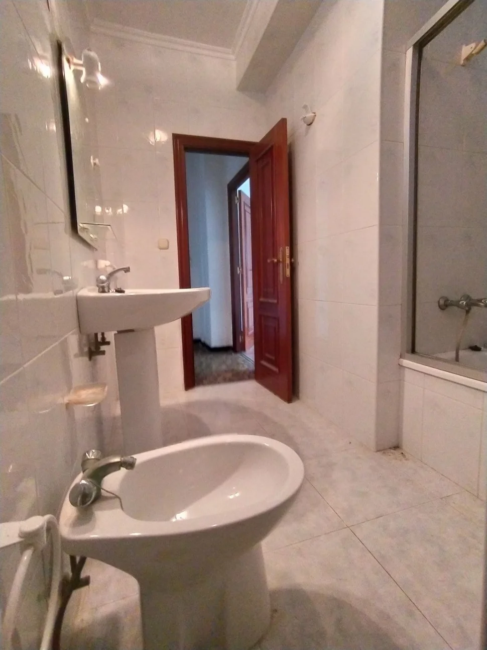 Se Vende Duplex Descendente para Reforma Integral (Caranza)
