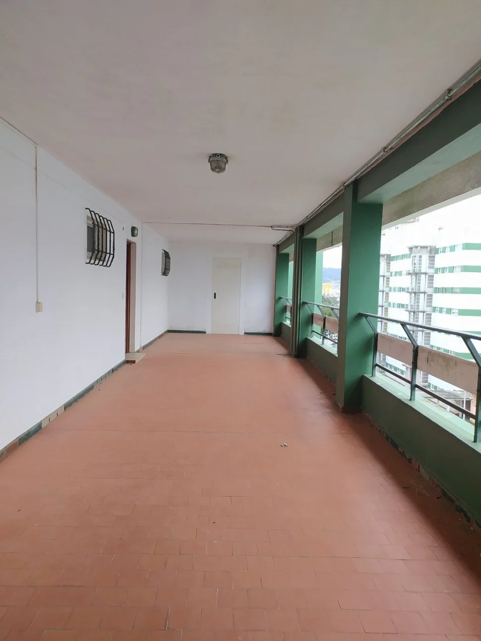 Se Vende Duplex Descendente para Reforma Integral (Caranza)