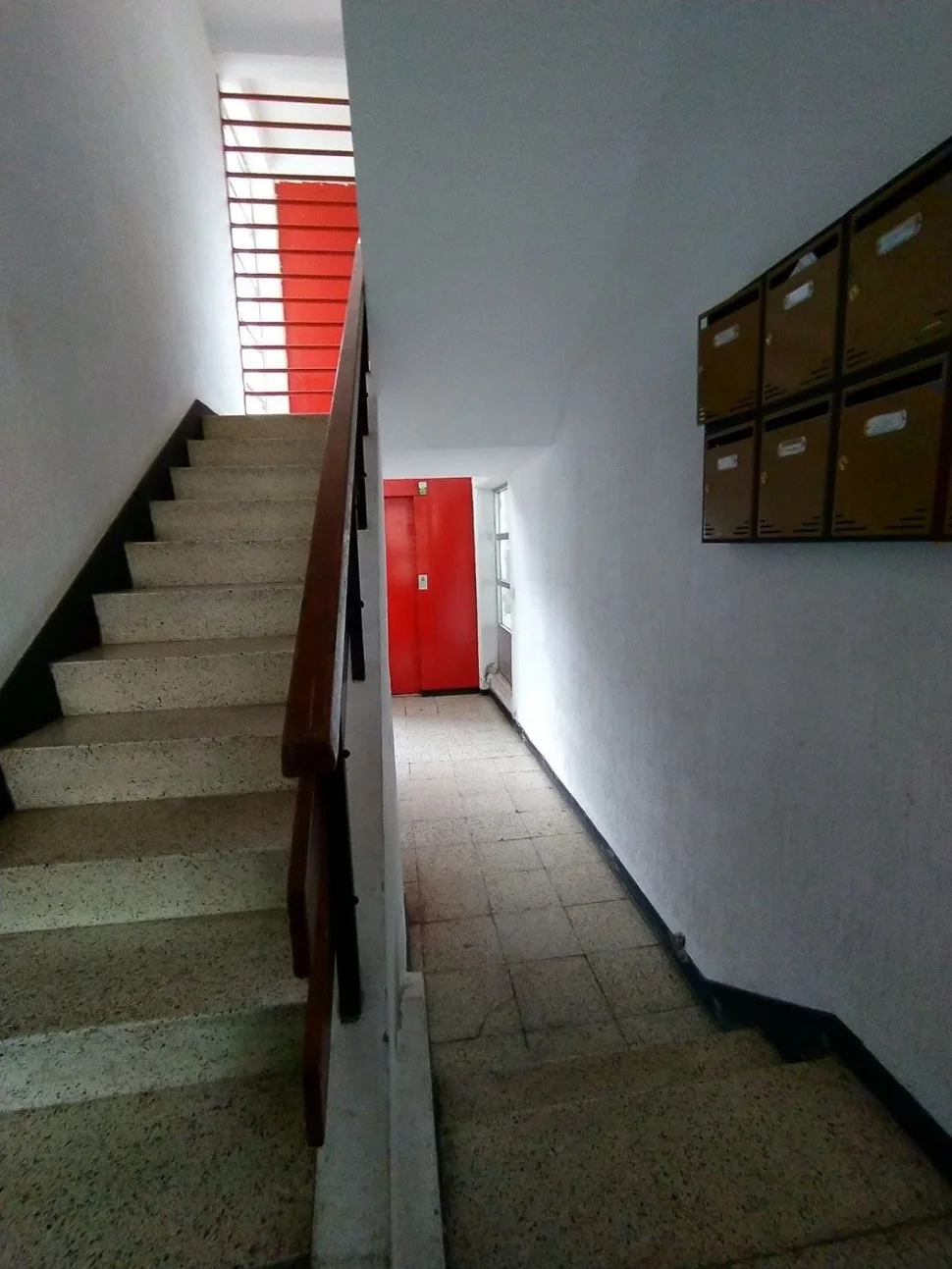 Se Vende Duplex Descendente para Reforma Integral (Caranza)