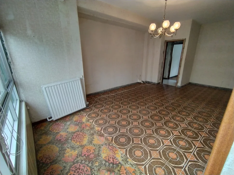 Se Vende Duplex Descendente para Reforma Integral (Caranza)