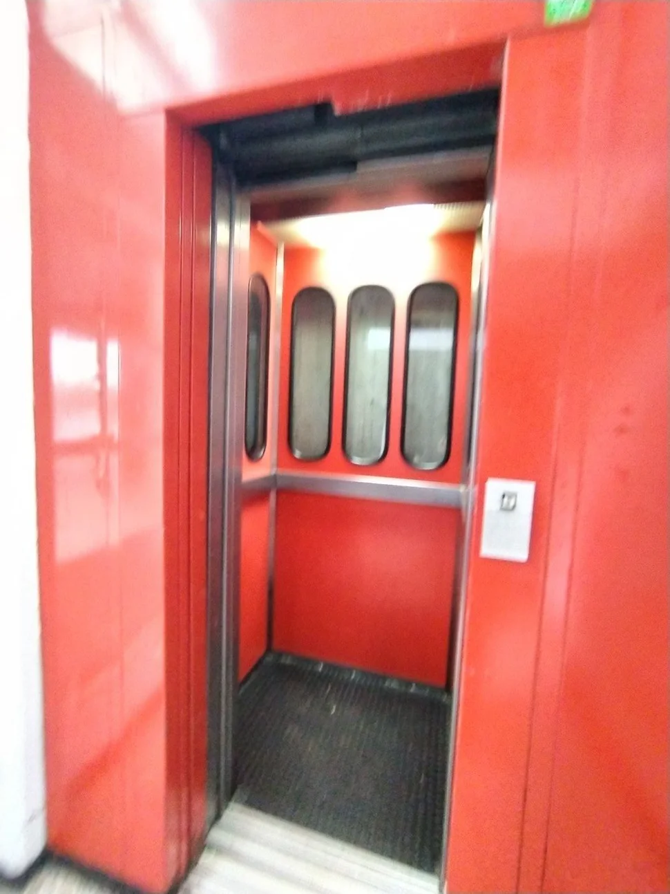 Se Vende Duplex Descendente para Reforma Integral (Caranza)