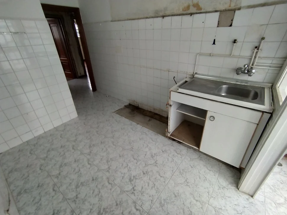 Se Vende Duplex Descendente para Reforma Integral (Caranza)