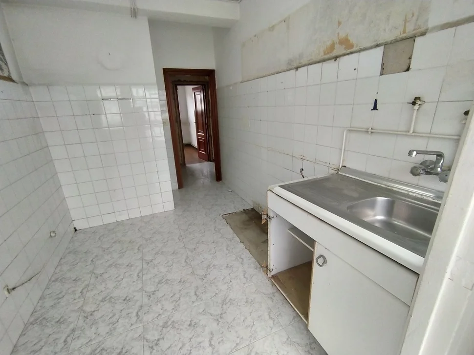 Se Vende Duplex Descendente para Reforma Integral (Caranza)