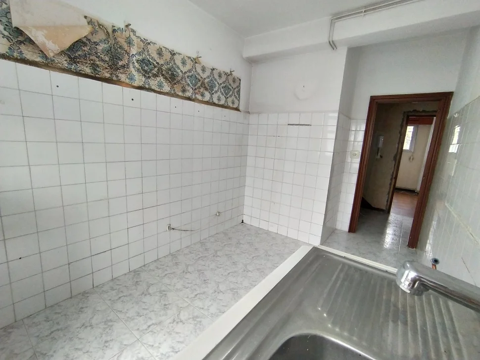 Se Vende Duplex Descendente para Reforma Integral (Caranza)
