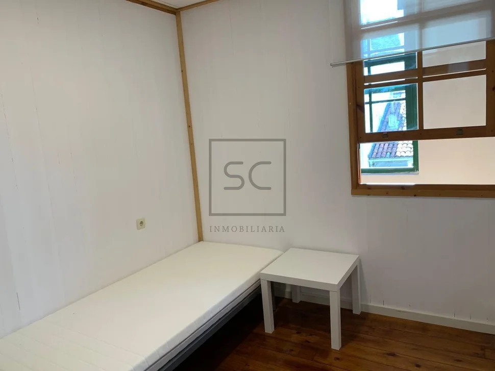 Casa adosada en pleno centro, ferrol