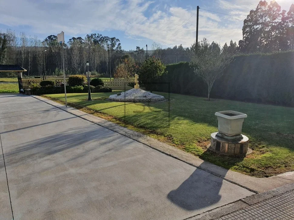 Chalet con piscina bodegas y finca en san sadueniño, san saturnino