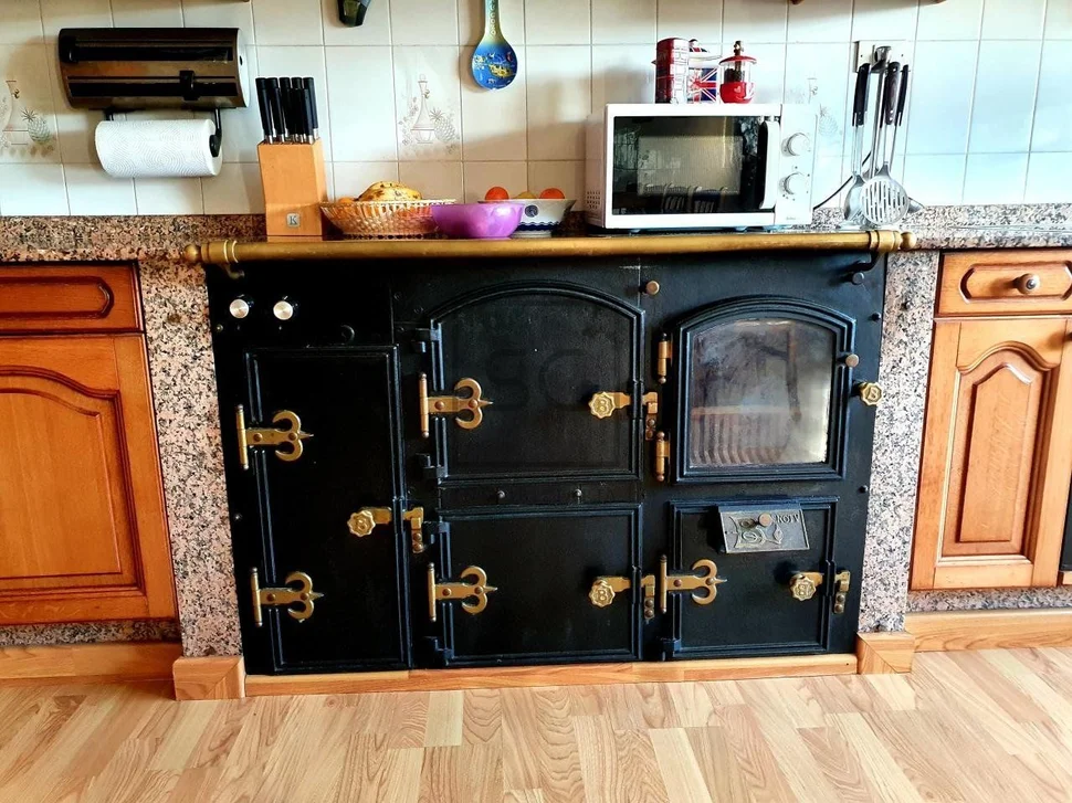 Chalet con piscina bodegas y finca en san sadueniño, san saturnino