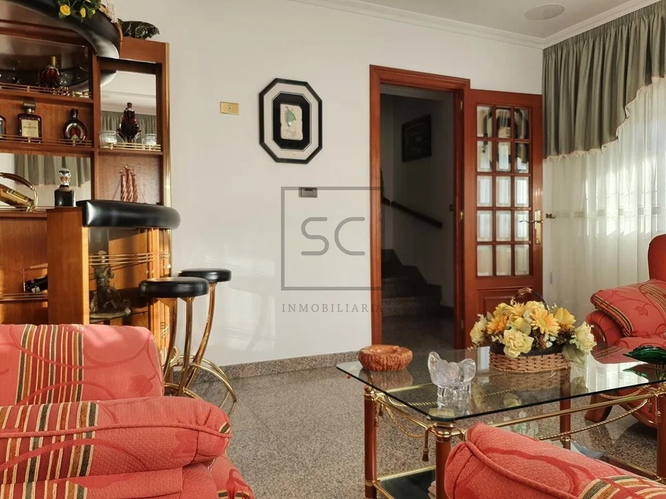 Chalet con piscina bodegas y finca en san sadueniño, san saturnino