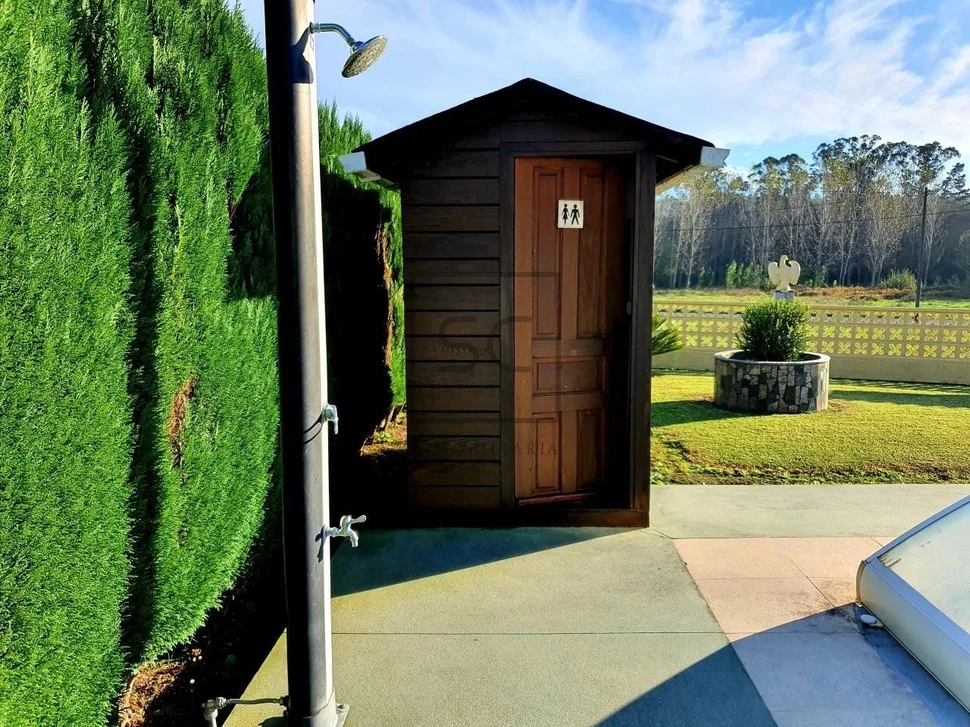 Chalet con piscina bodegas y finca en san sadueniño, san saturnino
