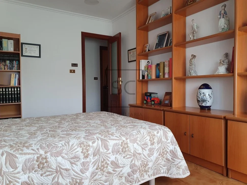 Chalet con piscina bodegas y finca en san sadueniño, san saturnino