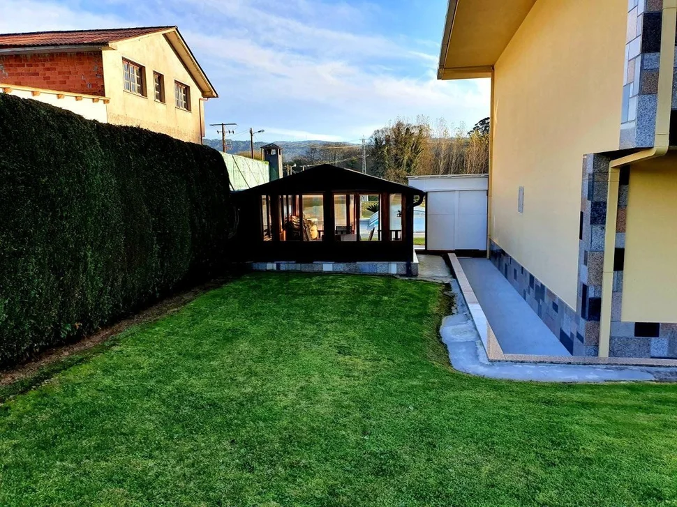 Chalet con piscina bodegas y finca en san sadueniño, san saturnino