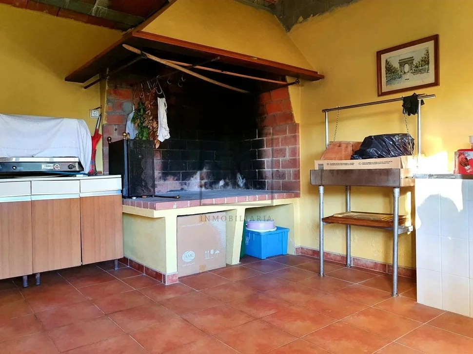 Chalet con piscina bodegas y finca en san sadueniño, san saturnino