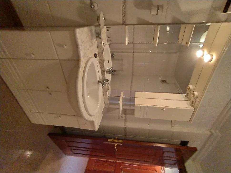 Se vende o alquila ático con ascensor y sin muebles en ultramar