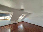 Se vende o alquila ático con ascensor y sin muebles en ultramar