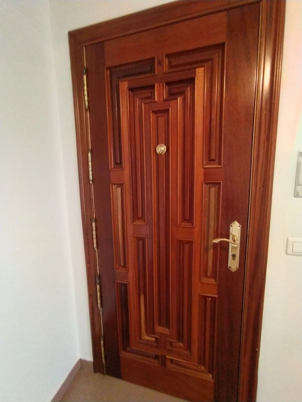 Se vende o alquila ático con ascensor y sin muebles en ultramar