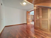 Se vende o alquila ático con ascensor y sin muebles en ultramar