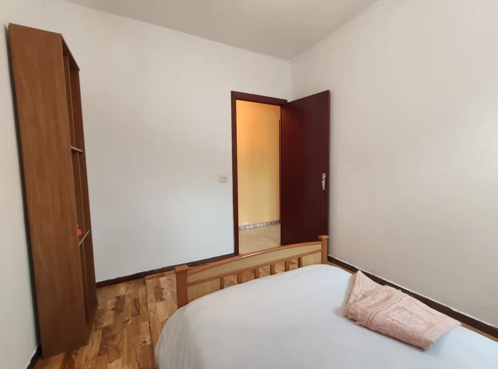 Se vende o alquila piso en neda