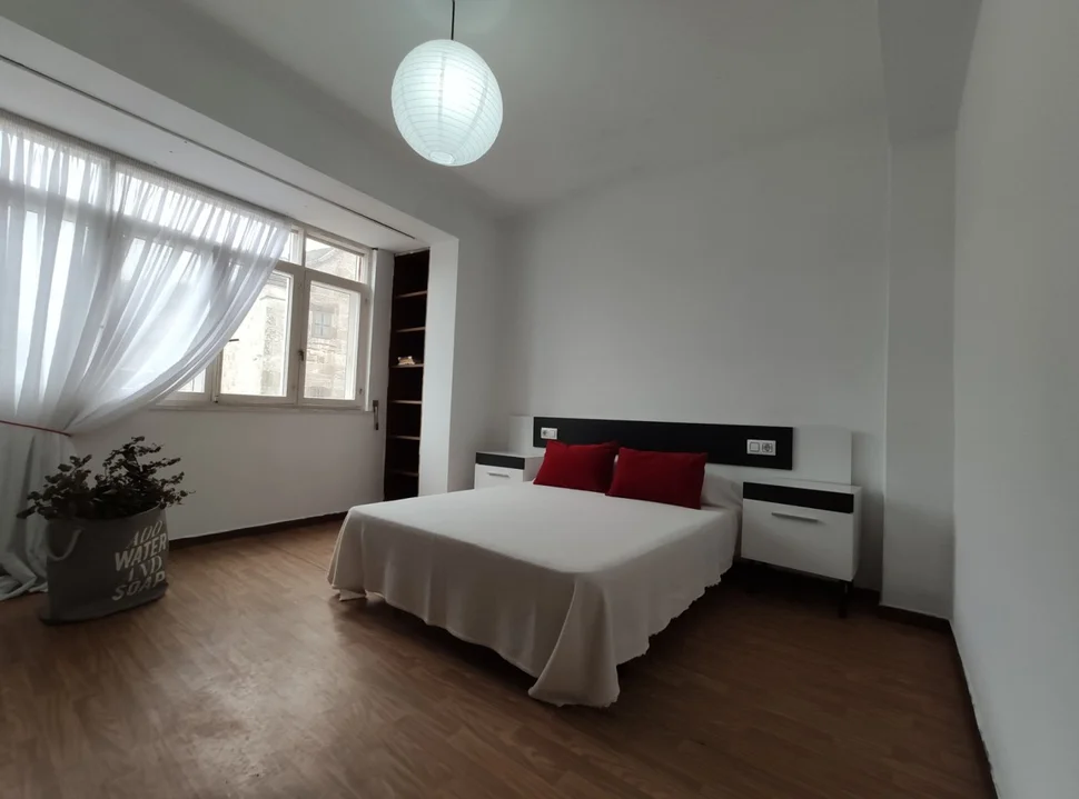 Se vende o alquila piso en neda