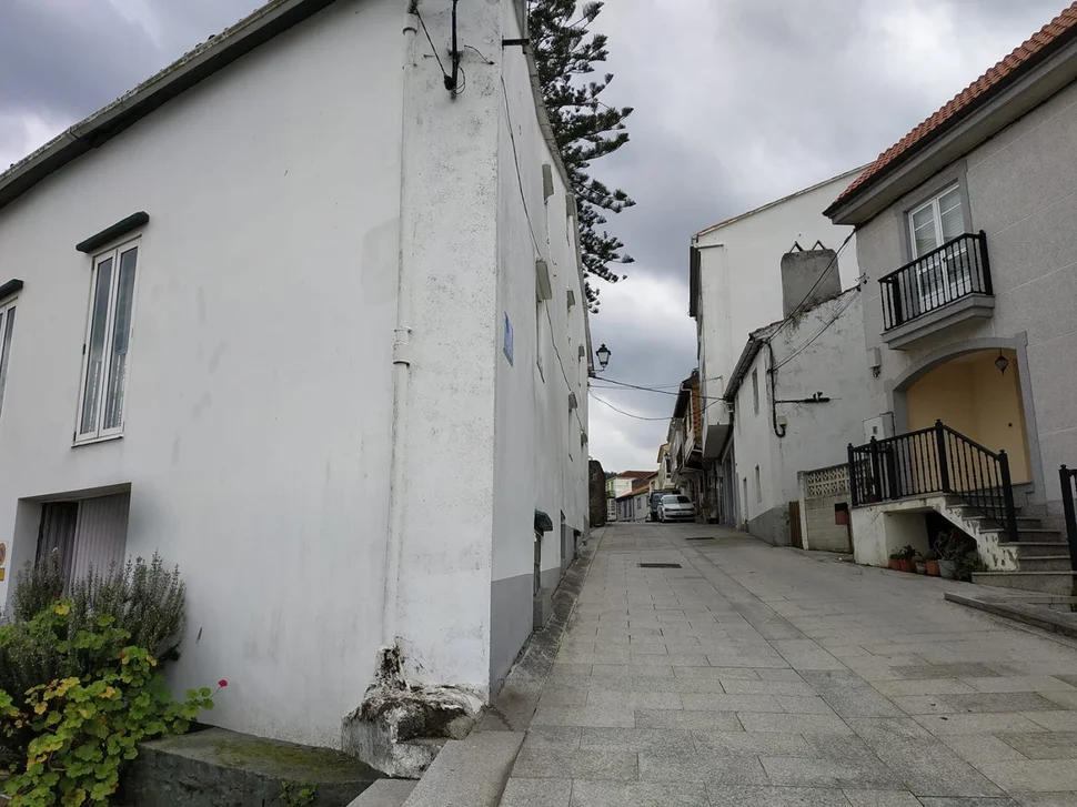 Se vende o alquila piso en neda