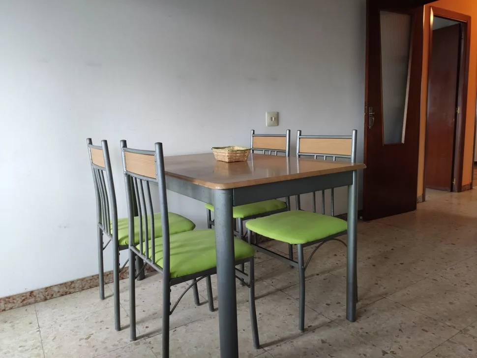 Se vende o alquila piso en neda