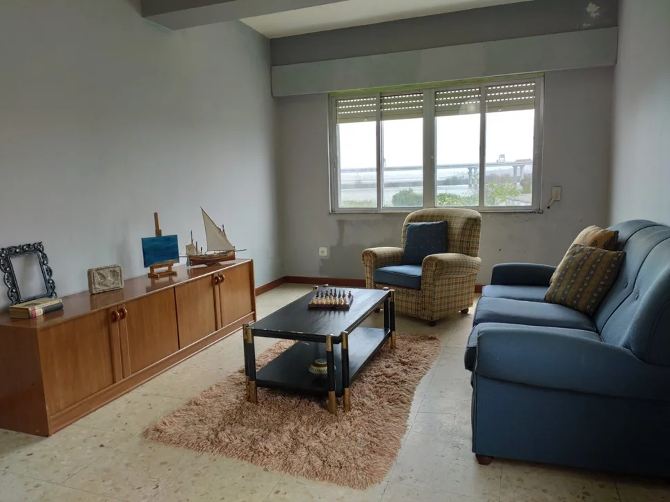 Se vende o alquila piso en neda