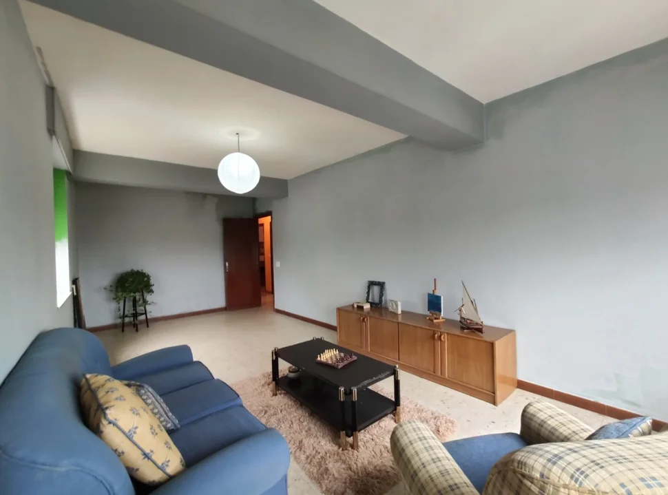 Se vende o alquila piso en neda