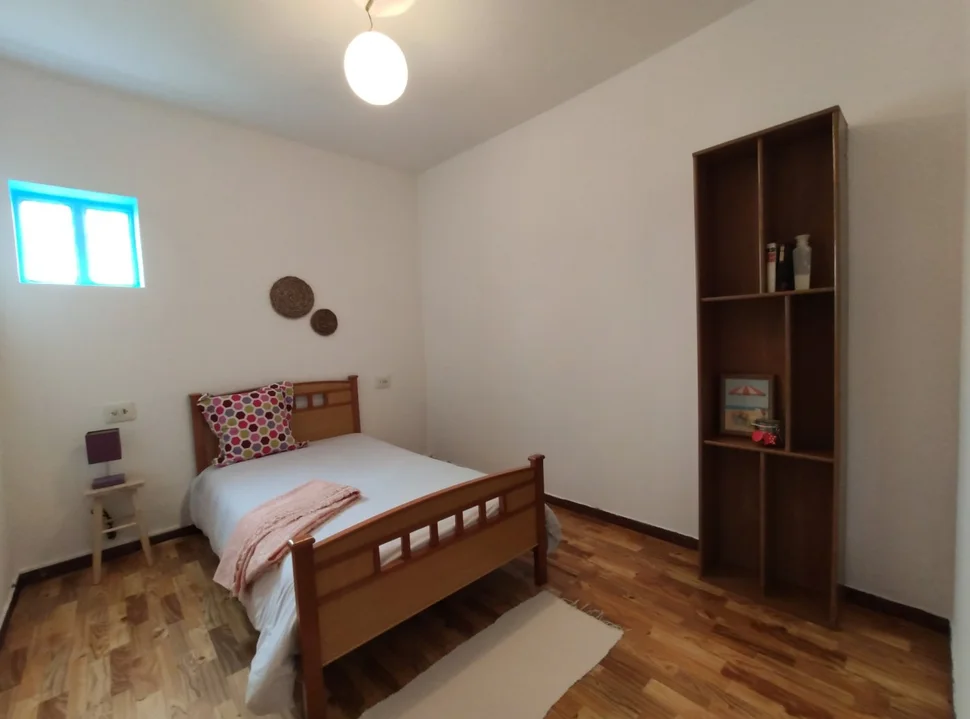 Se vende o alquila piso en neda