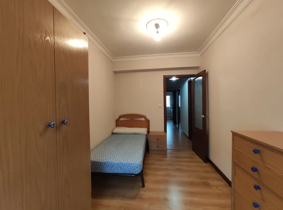 Se alquila piso en ultramar