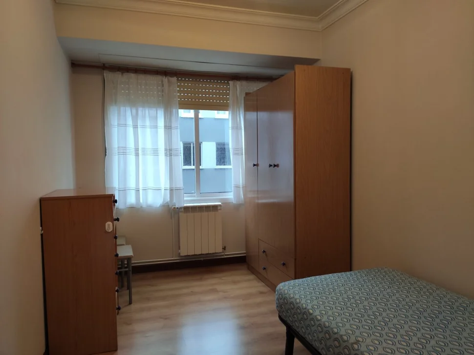 Se alquila piso en ultramar