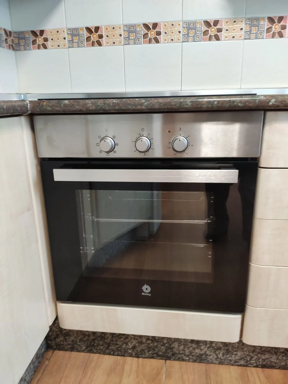 Se alquila piso en ultramar