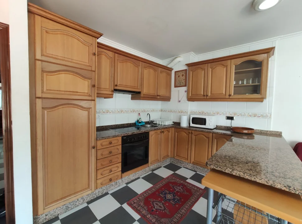 Se vende o alquila apartamento en el puerto con vistas al mar