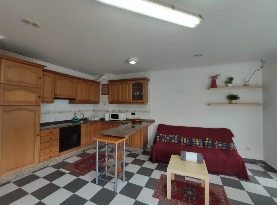 Se vende o alquila apartamento en el puerto con vistas al mar