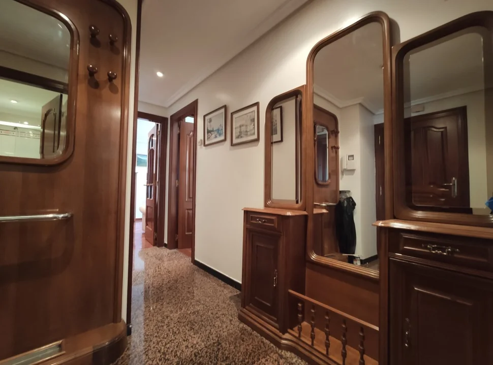 Se alquila piso en ferrol con ascensor y plaza de garaje