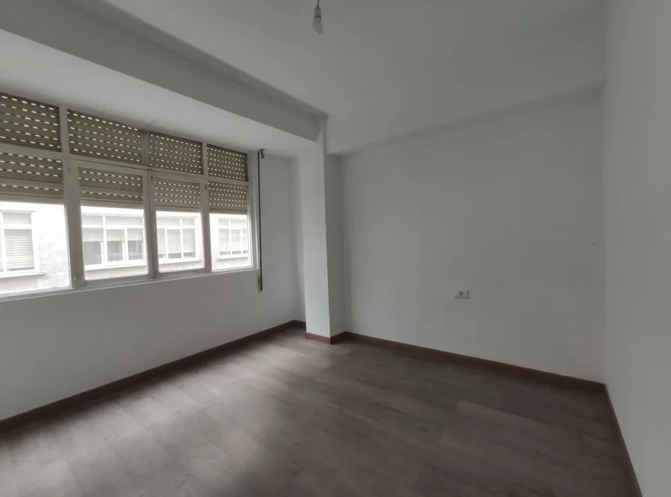 Se alquila piso en la gándara