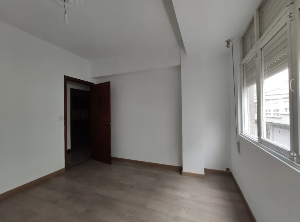 Se alquila piso en la gándara