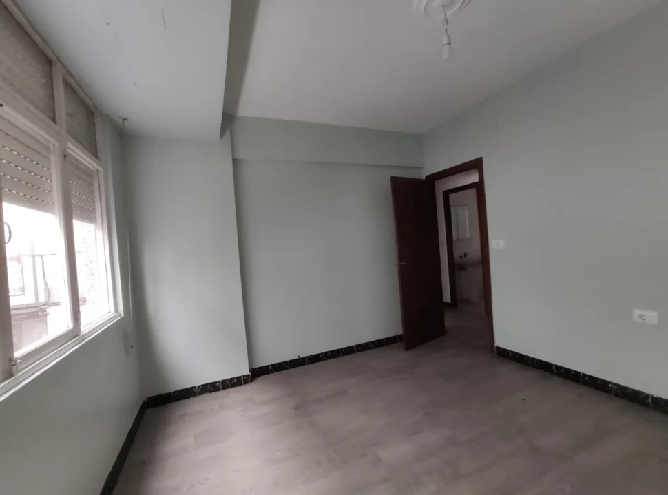 Se alquila piso en la gándara