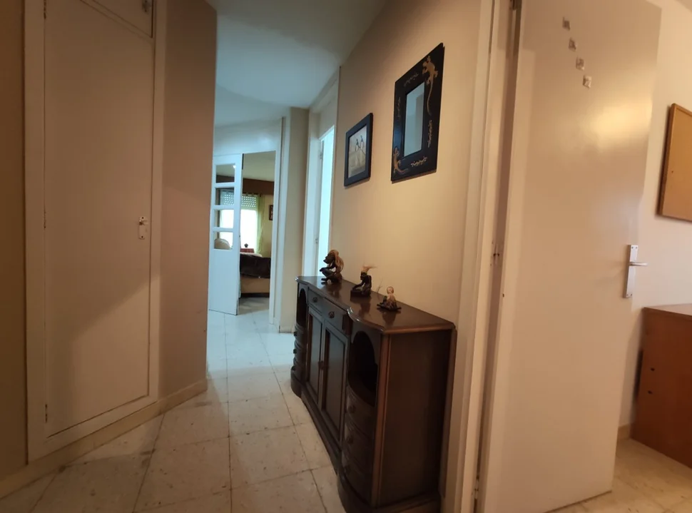 Se alquila piso próximo a la universidad con ascensor