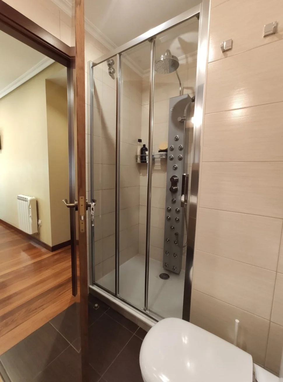 Se alquila piso en fene con plaza de garaje y ascensor