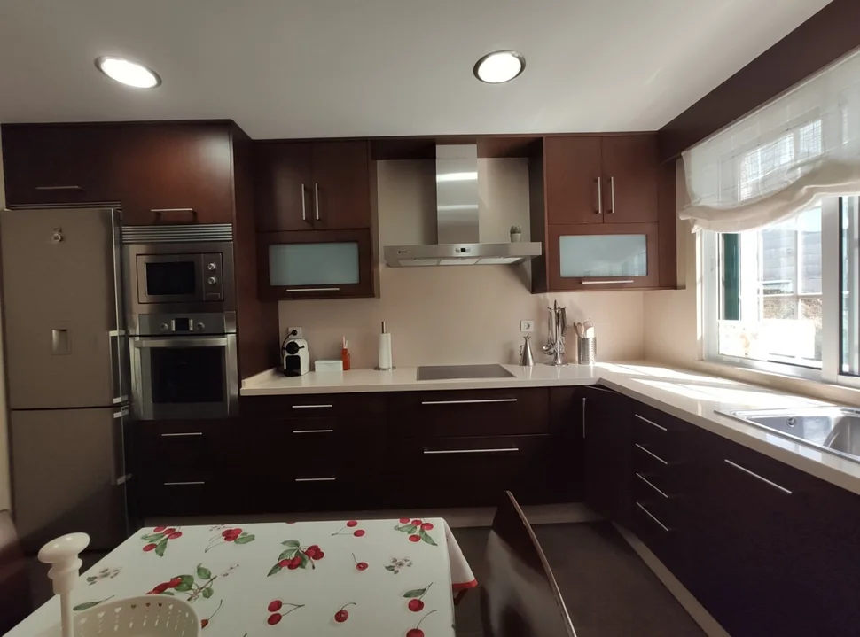 Se alquila piso en fene con plaza de garaje y ascensor