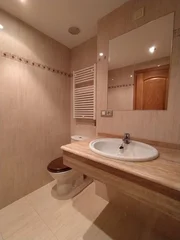 Se alquila piso en muy buen estado de conservación ( canido )