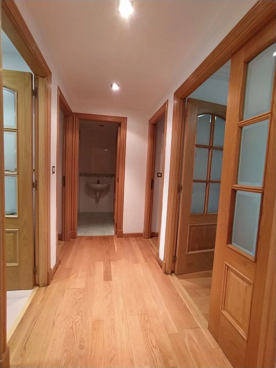 Se alquila piso en muy buen estado de conservación ( canido )