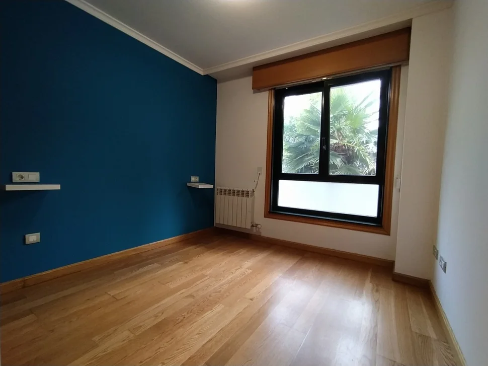 Se alquila piso en muy buen estado de conservación ( canido )