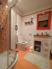 Se alquila dúplex ascendente con ascensor, garaje y trastero en freixeiro (semiamueblado)