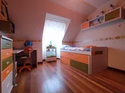 Se alquila dúplex ascendente con ascensor, garaje y trastero en freixeiro (semiamueblado)