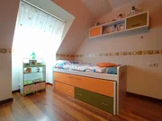 Se alquila dúplex ascendente con ascensor, garaje y trastero en freixeiro (semiamueblado)