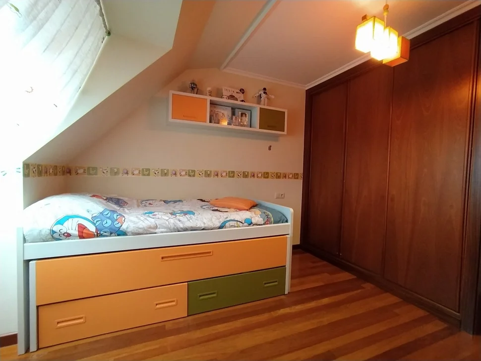 Se alquila dúplex ascendente con ascensor, garaje y trastero en freixeiro (semiamueblado)